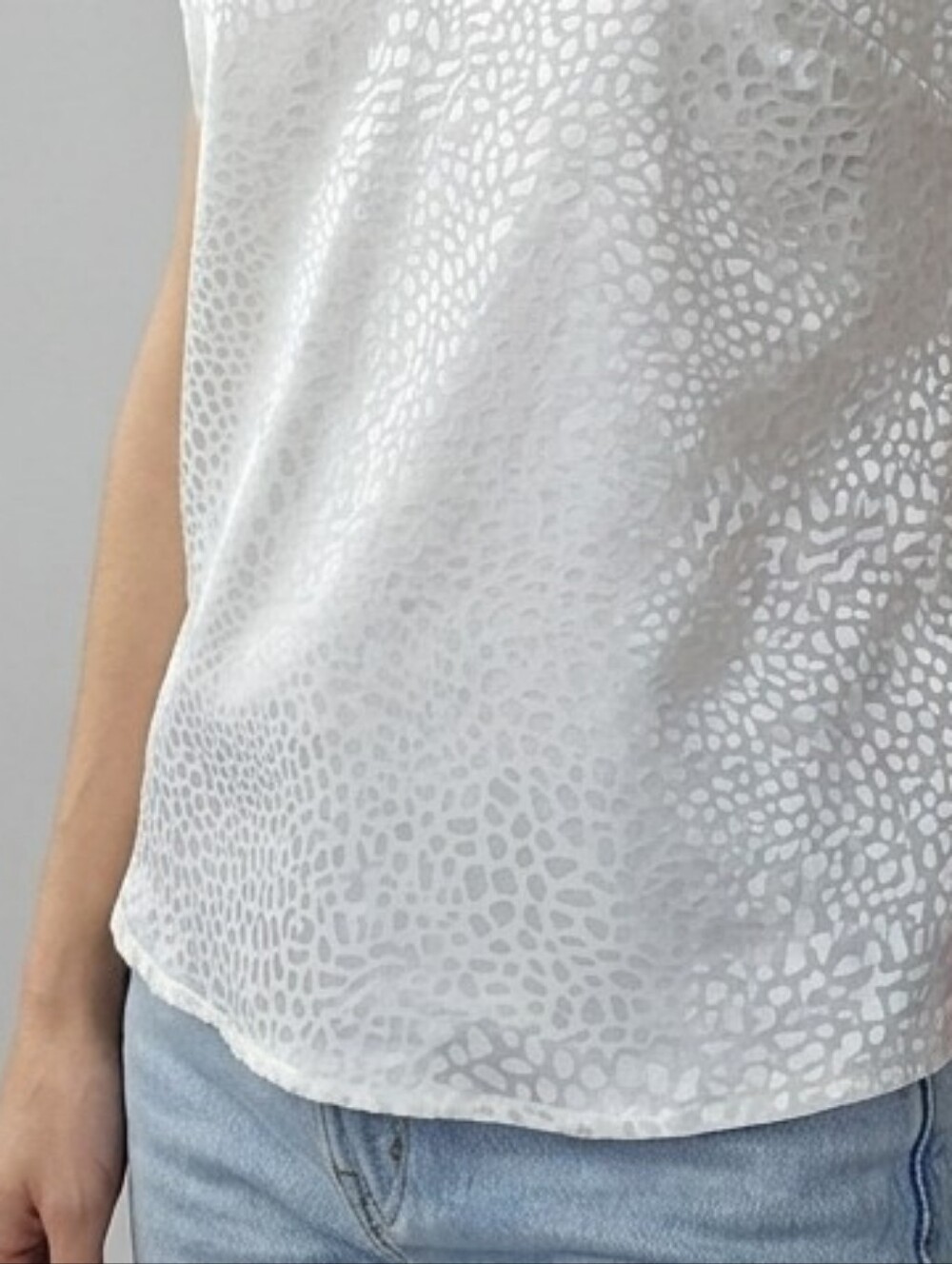 Satin White Animal Print V Neck Cami Top Adjustable Straps Camisole Top Sz Large - Picture 7 of 13